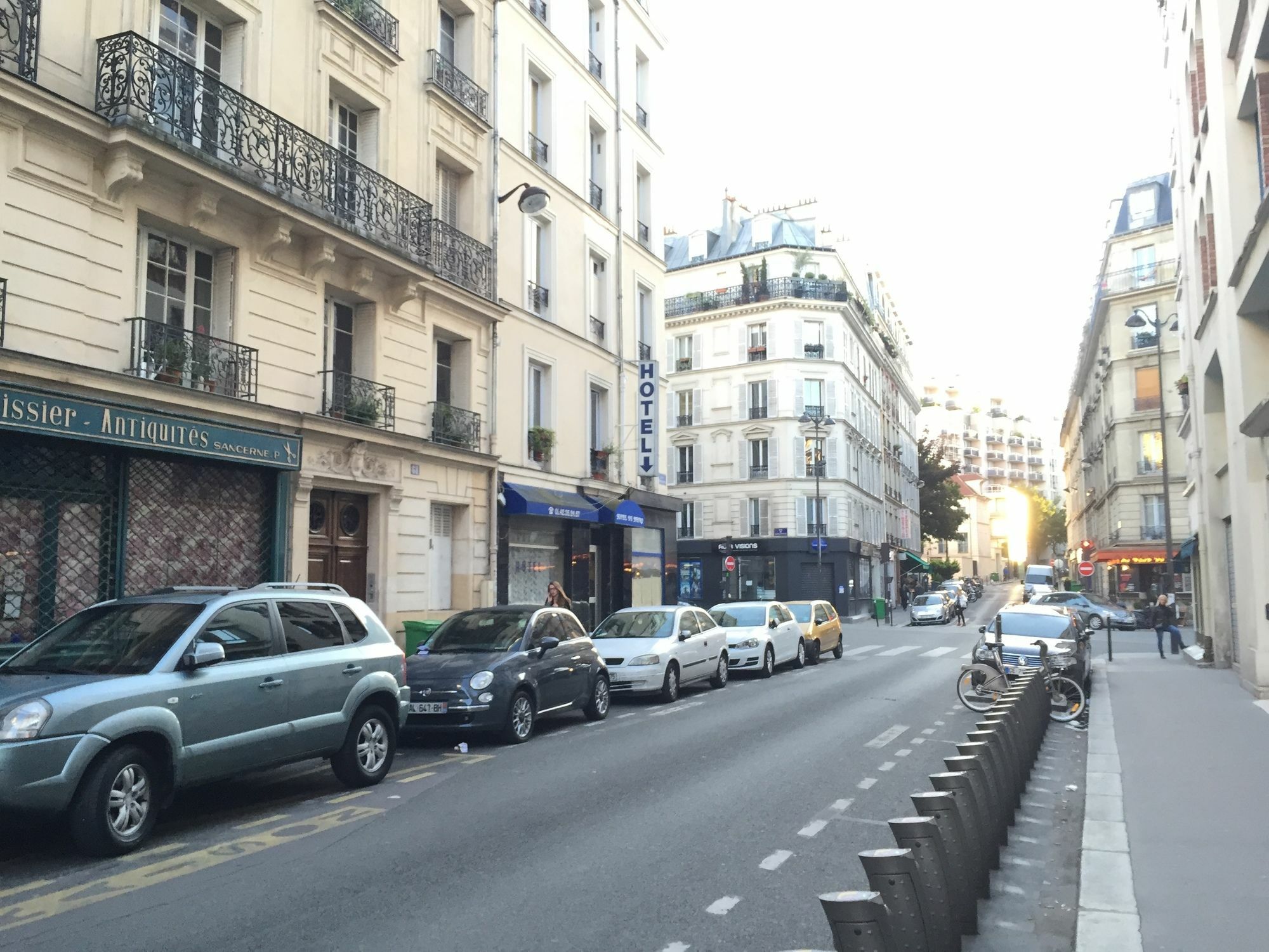 Hotel Du Metro Parigi Esterno foto